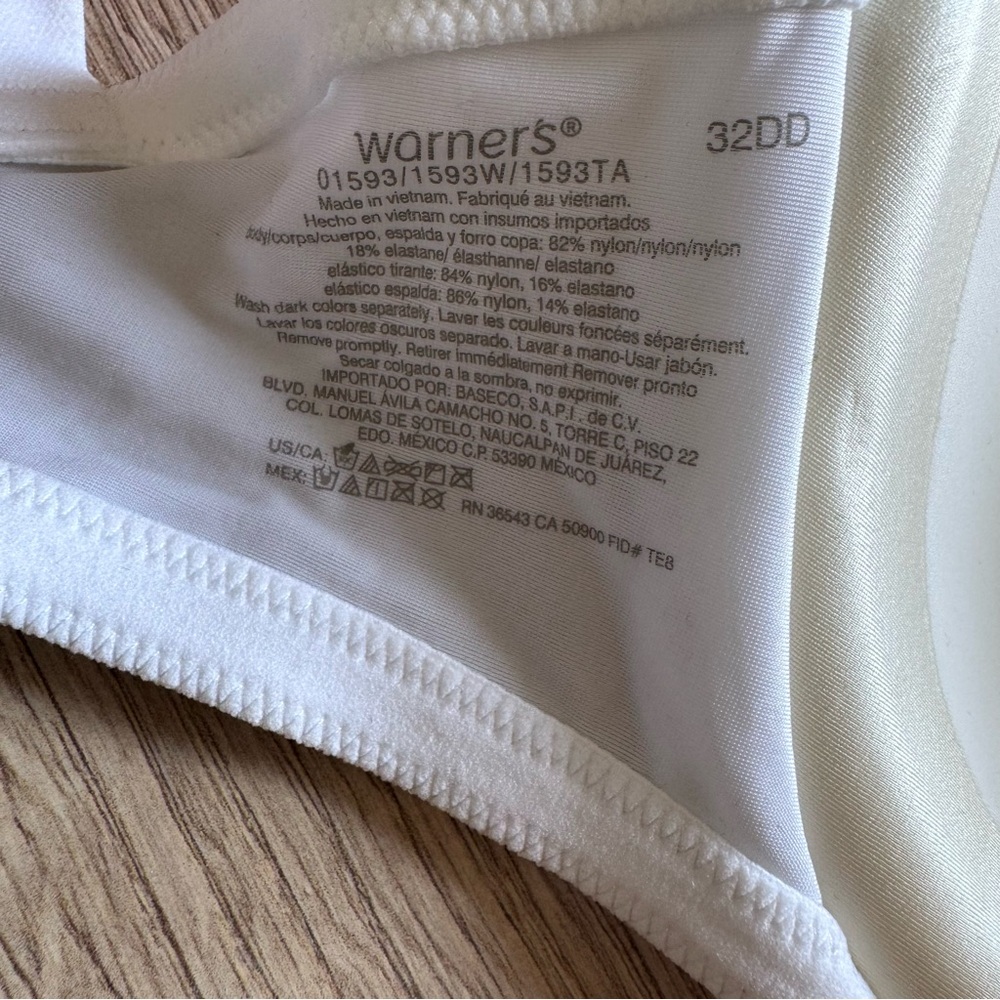 Warner's This is Not a Bra Underwire Bra 32DD - Picture 5 of 7